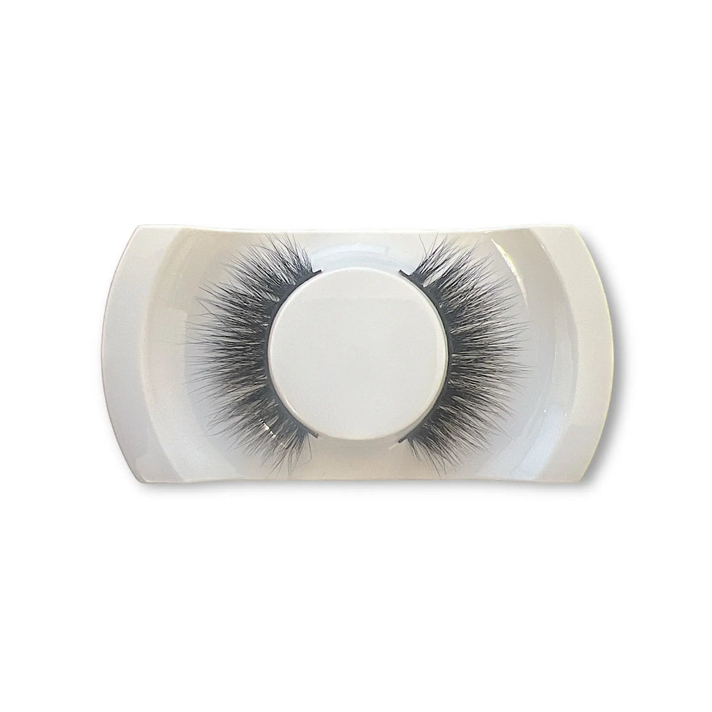 Natural-looking volume lashes with lightweight band