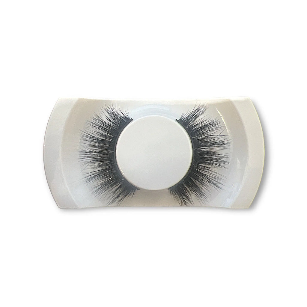 Natural-looking volume lashes with lightweight band